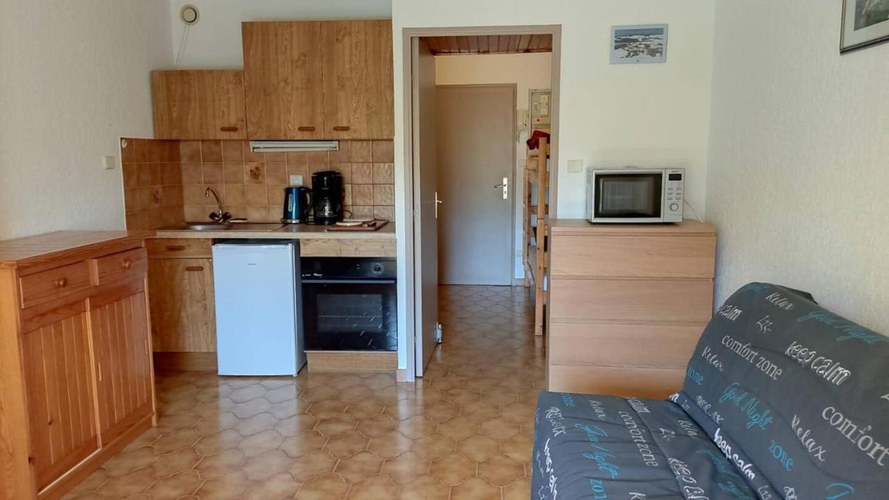 Bel Appartement Avec Piscine Proche Des Plages Сикс-Фор-ле-Плаж Екстериор снимка
