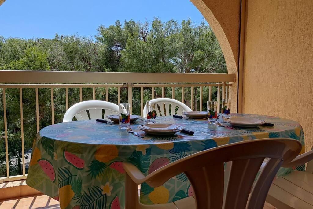 Bel Appartement Avec Piscine Proche Des Plages Сикс-Фор-ле-Плаж Екстериор снимка