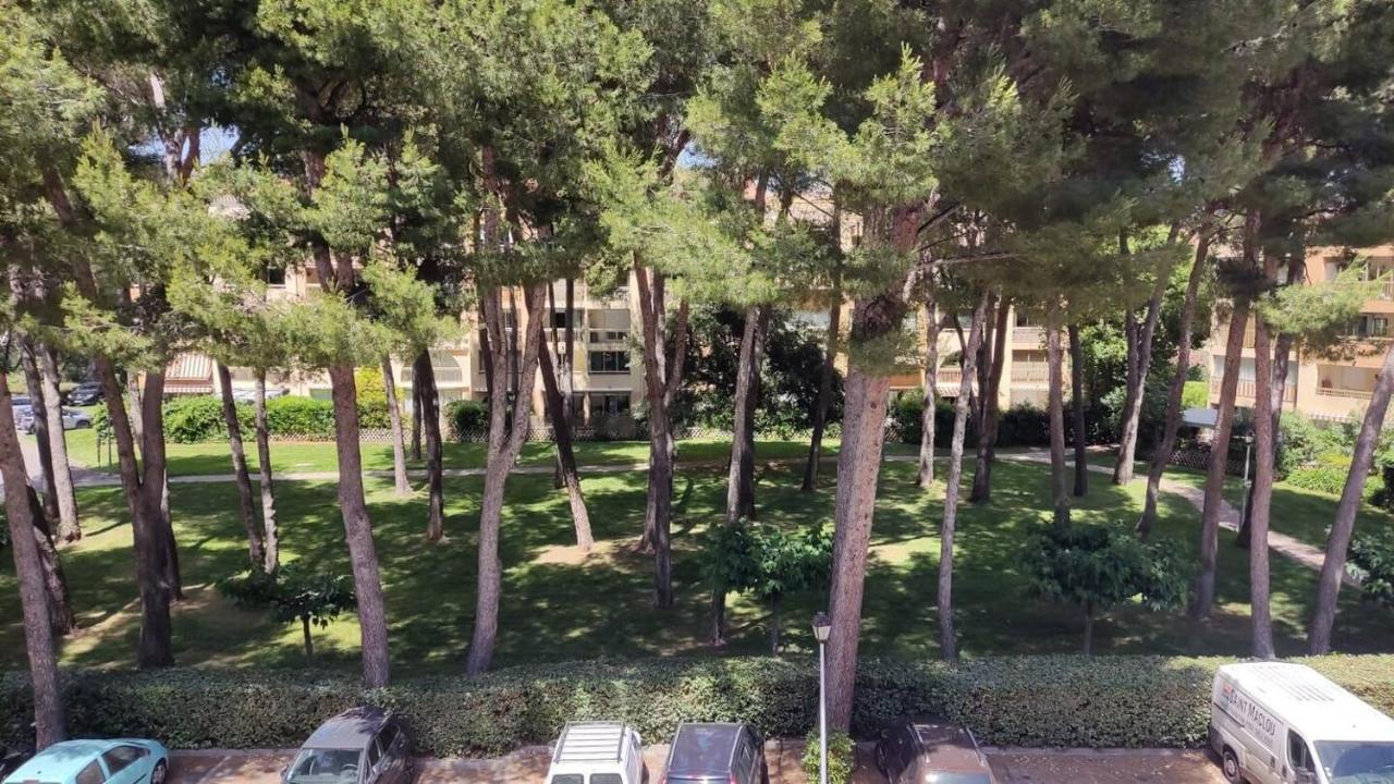 Bel Appartement Avec Piscine Proche Des Plages Сикс-Фор-ле-Плаж Екстериор снимка