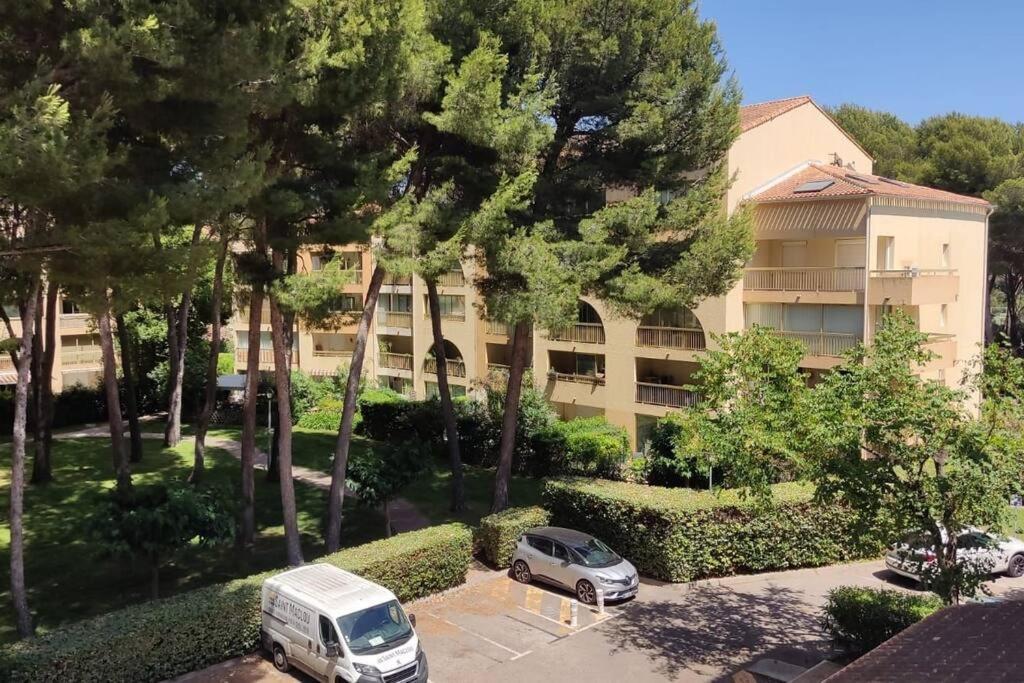 Bel Appartement Avec Piscine Proche Des Plages Сикс-Фор-ле-Плаж Екстериор снимка