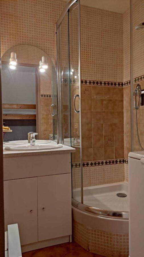 Bel Appartement Avec Piscine Proche Des Plages Сикс-Фор-ле-Плаж Екстериор снимка