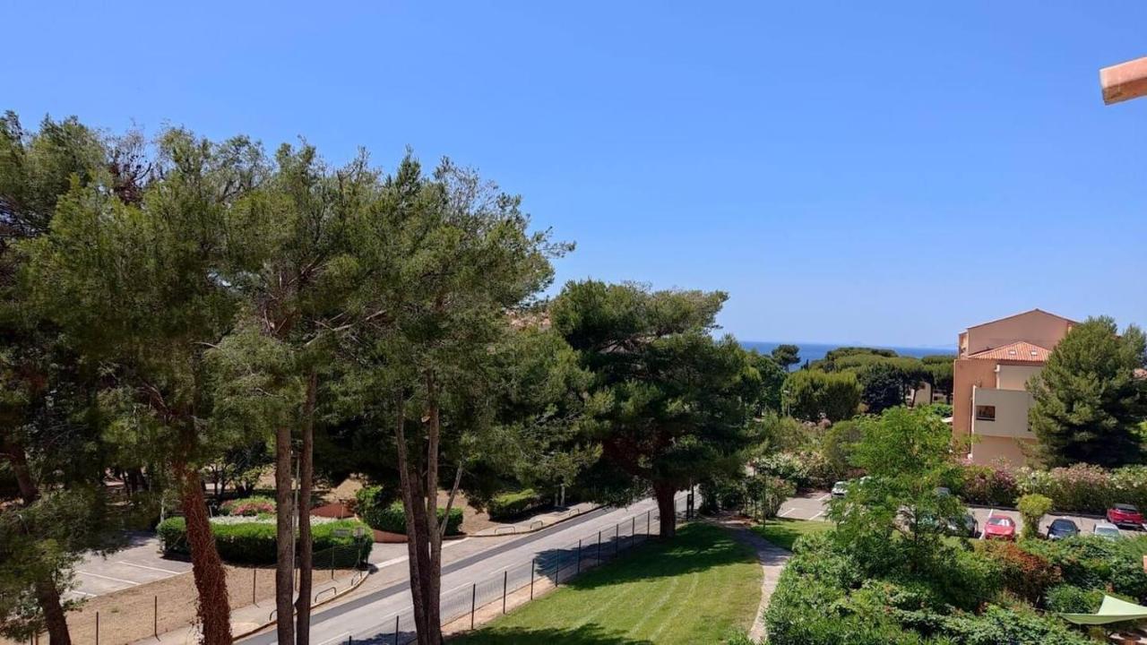 Bel Appartement Avec Piscine Proche Des Plages Сикс-Фор-ле-Плаж Екстериор снимка