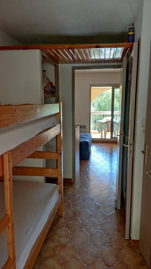 Bel Appartement Avec Piscine Proche Des Plages Сикс-Фор-ле-Плаж Екстериор снимка