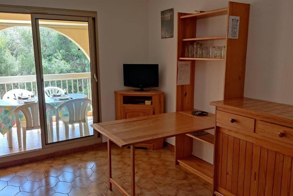 Bel Appartement Avec Piscine Proche Des Plages Сикс-Фор-ле-Плаж Екстериор снимка
