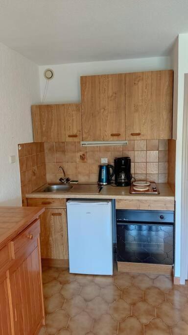 Bel Appartement Avec Piscine Proche Des Plages Сикс-Фор-ле-Плаж Екстериор снимка