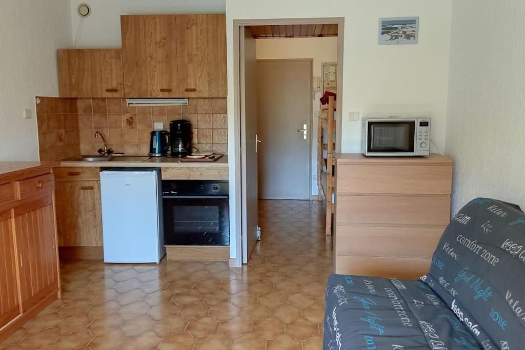 Bel Appartement Avec Piscine Proche Des Plages Сикс-Фор-ле-Плаж Екстериор снимка