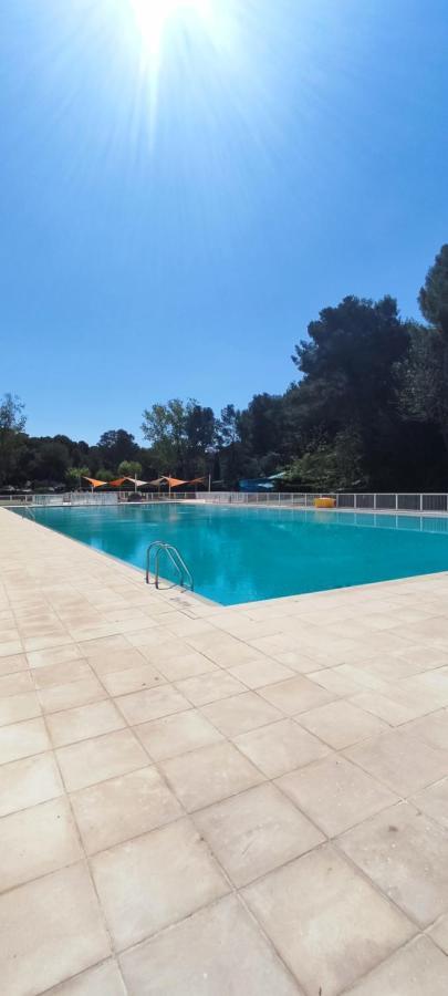 Bel Appartement Avec Piscine Proche Des Plages Сикс-Фор-ле-Плаж Екстериор снимка
